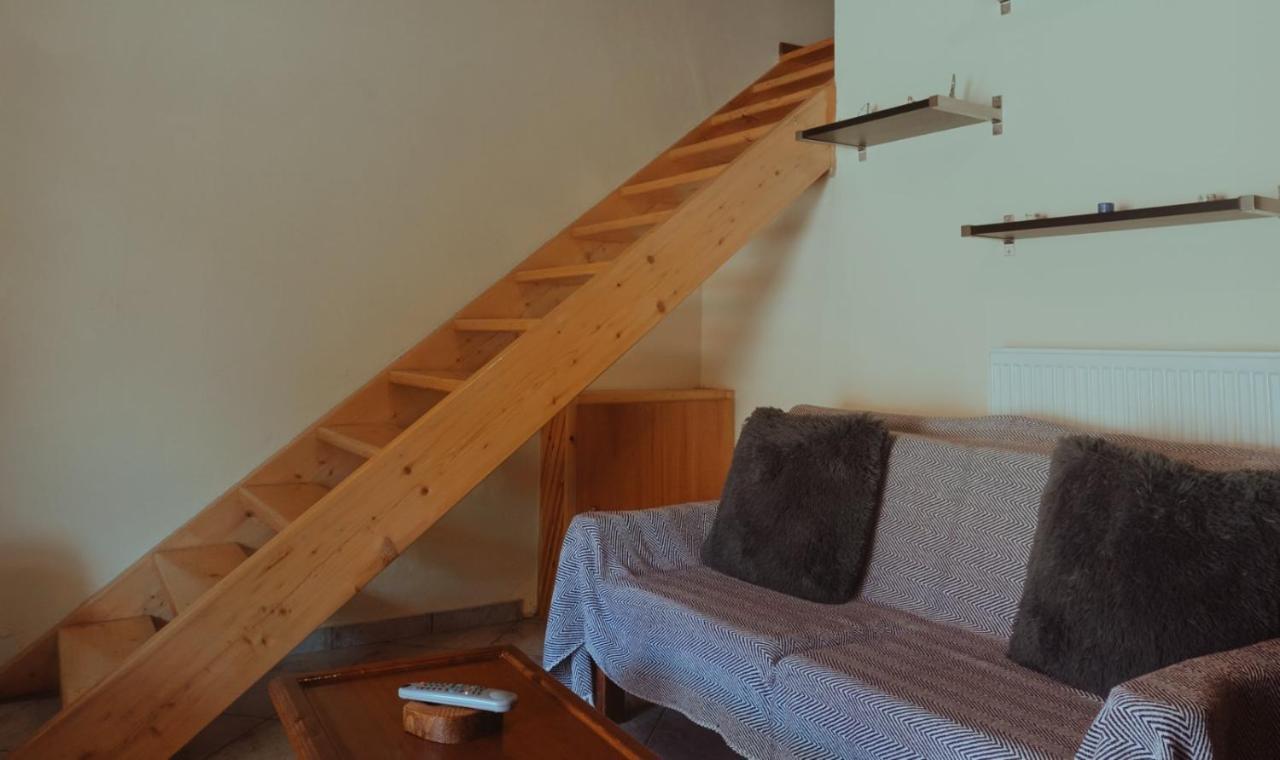 Mezonetes Helmos Apartment Ano Lousoi ภายนอก รูปภาพ