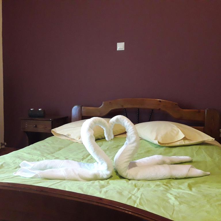 Mezonetes Helmos Apartment Ano Lousoi ภายนอก รูปภาพ